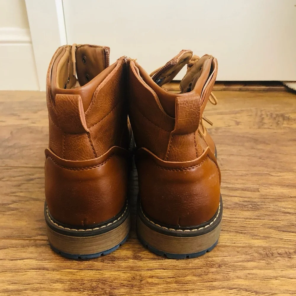 Men's Tan Lace-Up Leather Boots